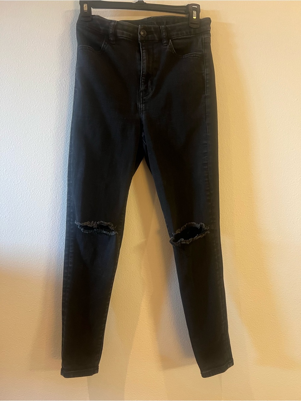 American Eagle Outfitters Black Distressed Skinny Jeans